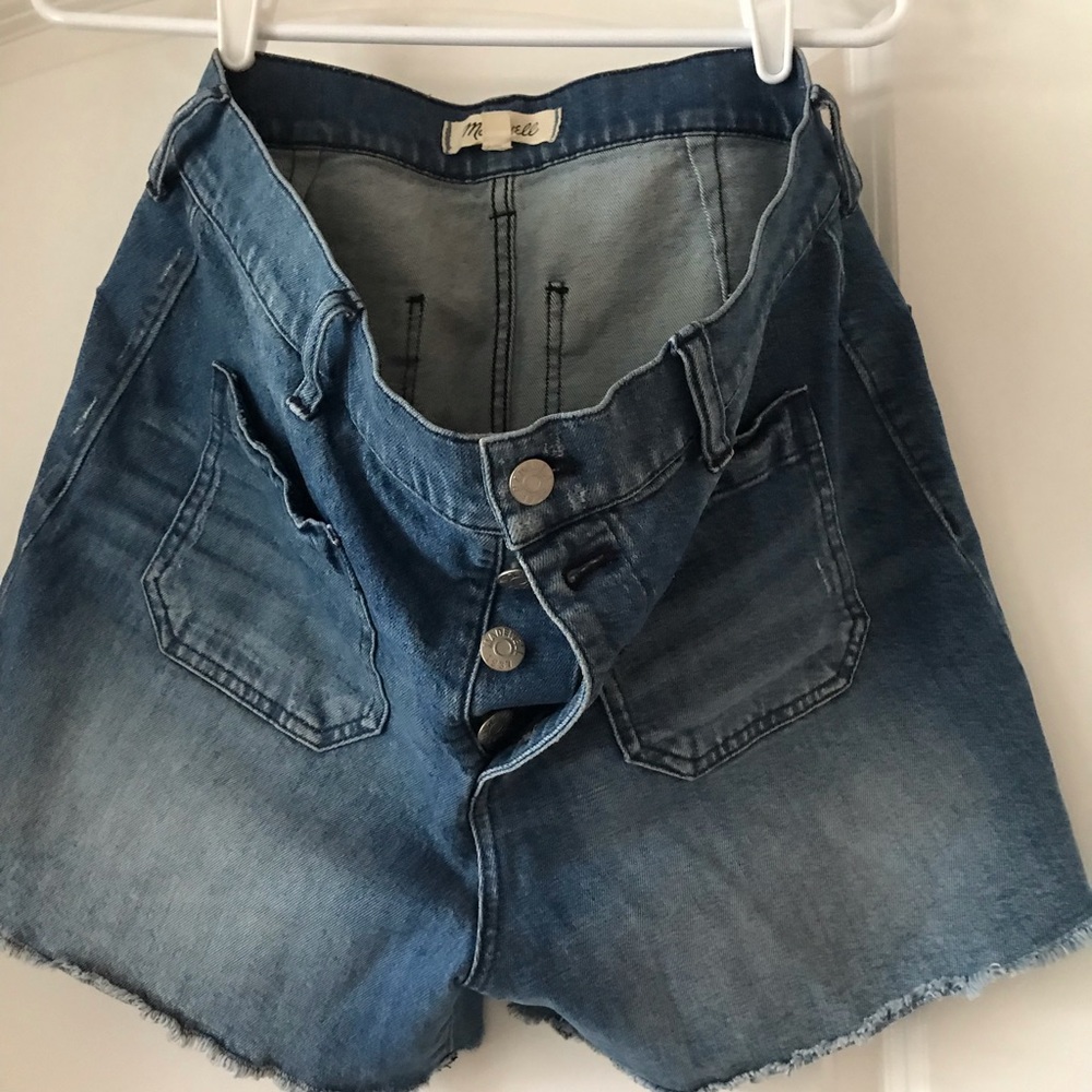 Cute Hi-rise with front pockets!